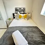 Harrow Road Beautiful Apartment